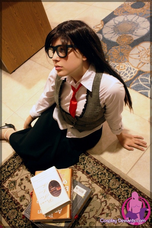 Ivy - Bookworm shows free gallery picture 01-bookworm-000