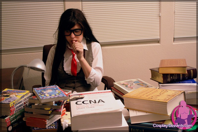 Ivy - Bookworm shows free gallery picture 08-bookworm-007