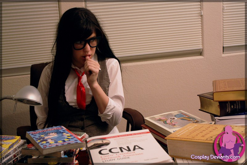 Ivy - Bookworm shows free gallery picture 09-bookworm-008