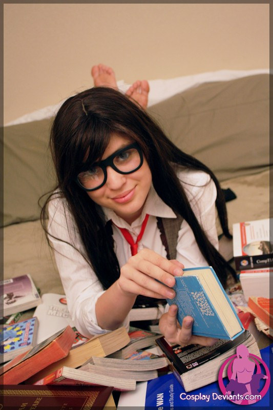 Ivy - Bookworm shows free gallery picture 20-bookworm-019