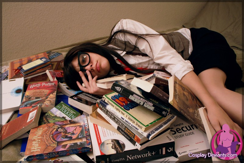 Ivy - Bookworm shows free gallery picture 25-bookworm-024