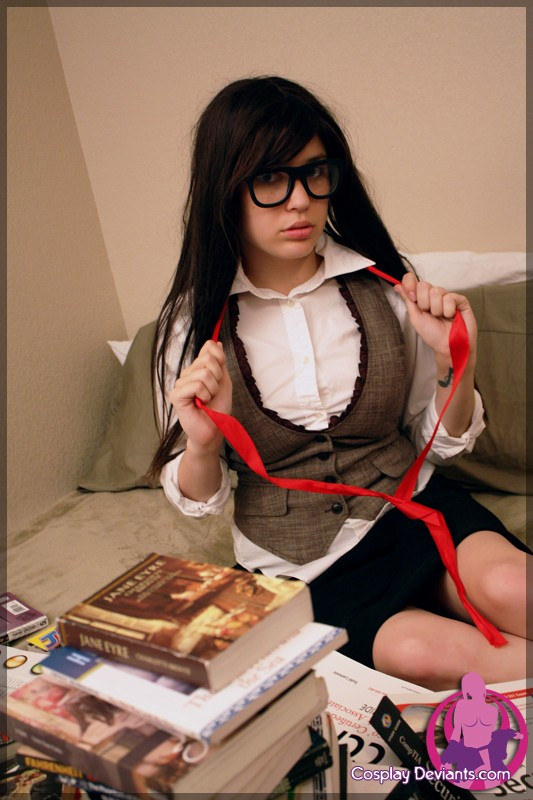 Ivy - Bookworm shows free gallery picture 27-bookworm-026