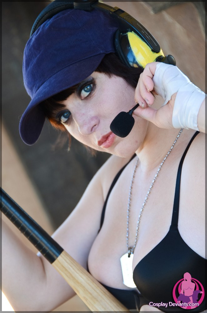 Aza - Bonk shows free gallery picture 06-bonk-06