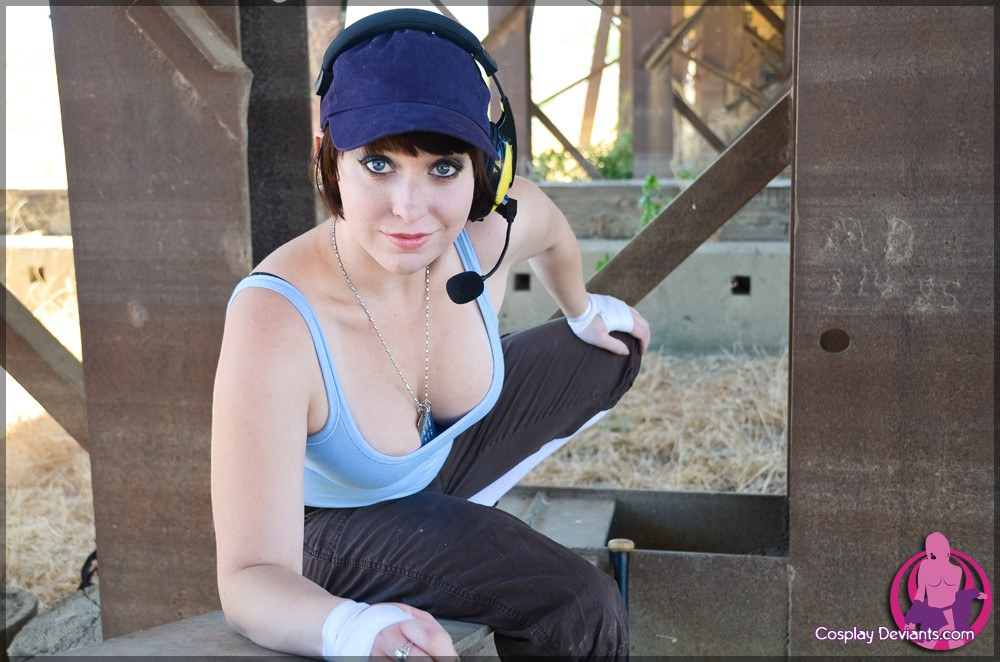 Aza - Bonk shows free gallery picture 42-bonk-42
