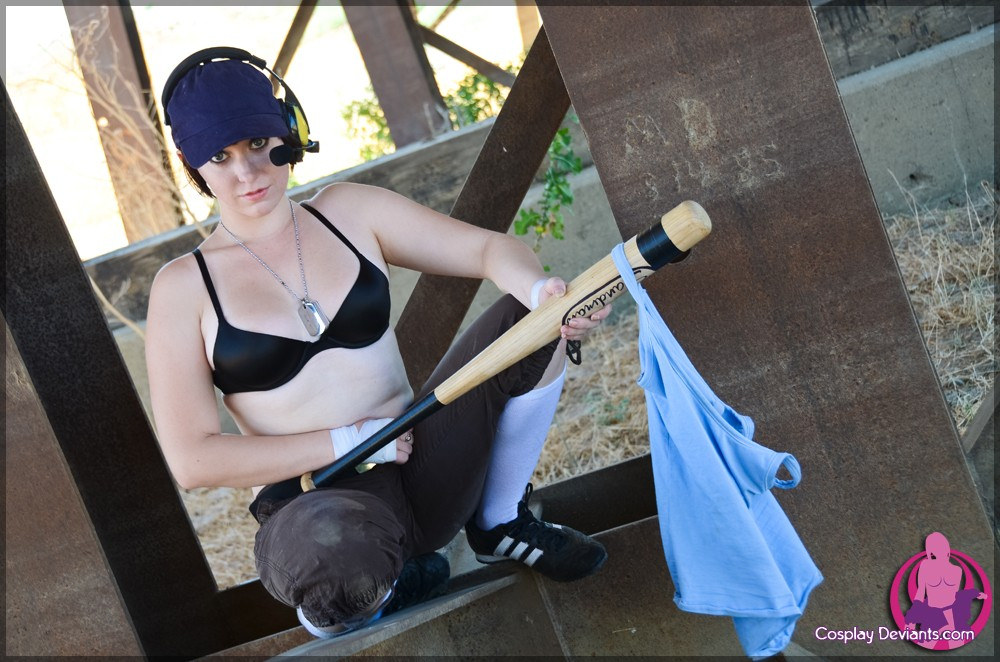 Aza - Bonk shows free gallery picture 60-bonk-60