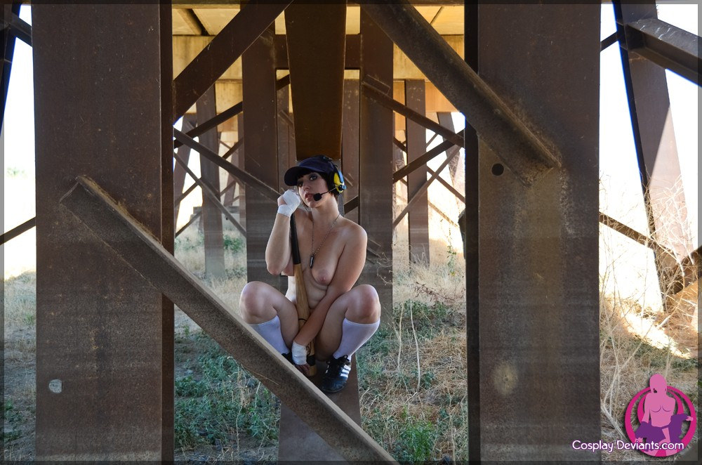 Aza - Bonk shows free gallery picture 69-bonk-69