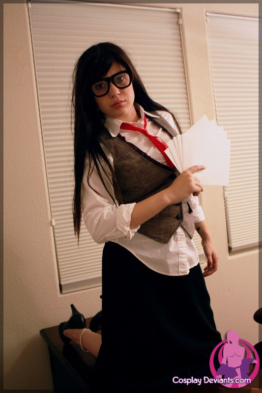 Ivy - Bookworm shows free gallery picture 13-bookworm-012
