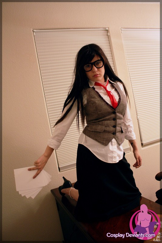 Ivy - Bookworm shows free gallery picture 14-bookworm-013