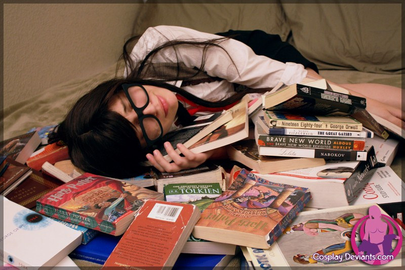 Ivy - Bookworm shows free gallery picture 23-bookworm-022
