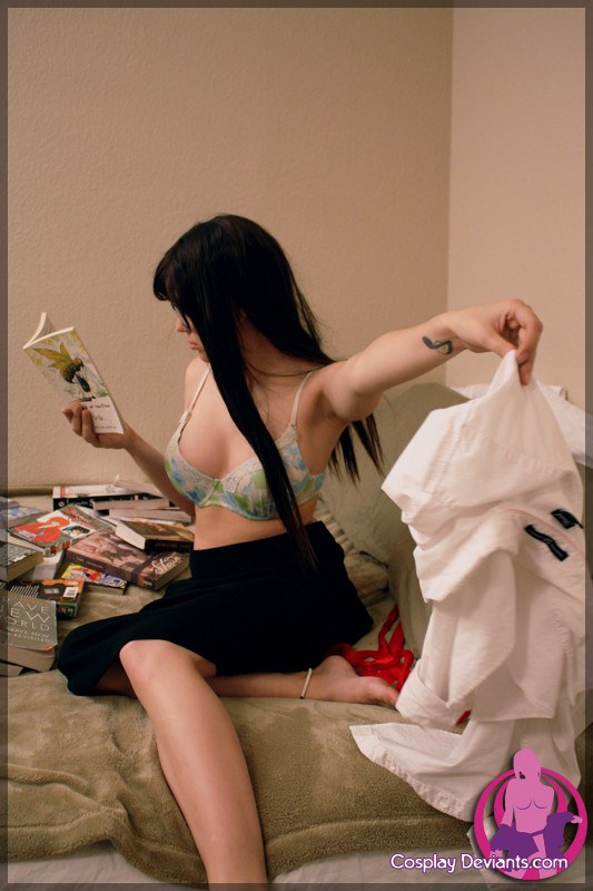 Ivy - Bookworm shows free gallery picture 37-bookworm-036