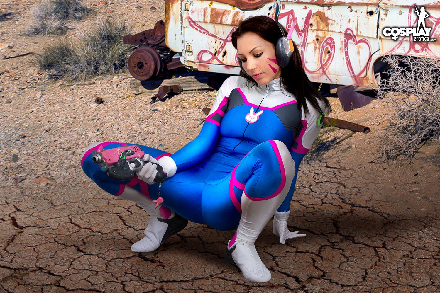 Devorah - Play to Win shows free gallery picture 36-36