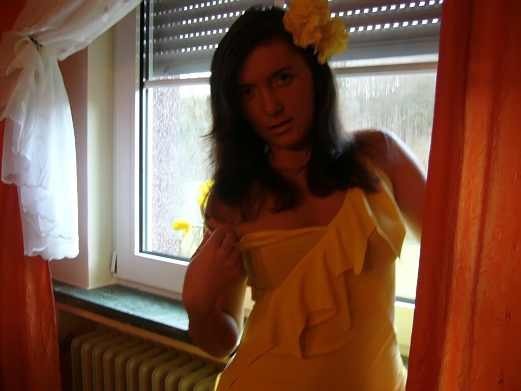 Visit X shows free gallery picture 06-1-05